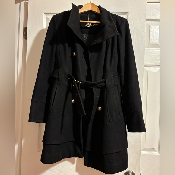 GUESS - Picture 2 of 4